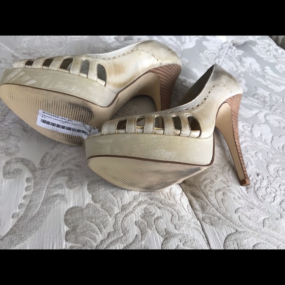 Chinese Laundry Platform Heels - Picture 5 of 7